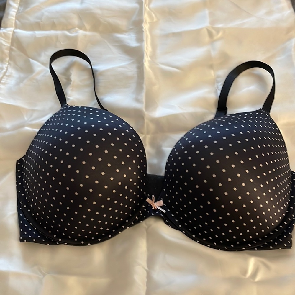 Victoria Secret body by Victoria push up bra 36DD